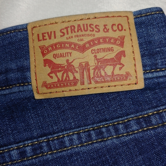 EUC Plus Size Women’s Levi’s Medium Wash Classic Straight-Leg Jeans – Size 16W - Picture 4 of 10